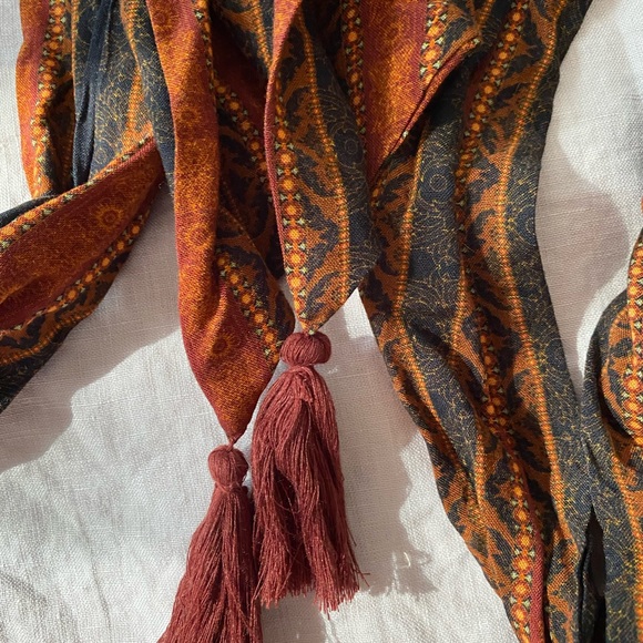 Farm Rio Midi Skirt + Envelope cropped top - Picture 7 of 15